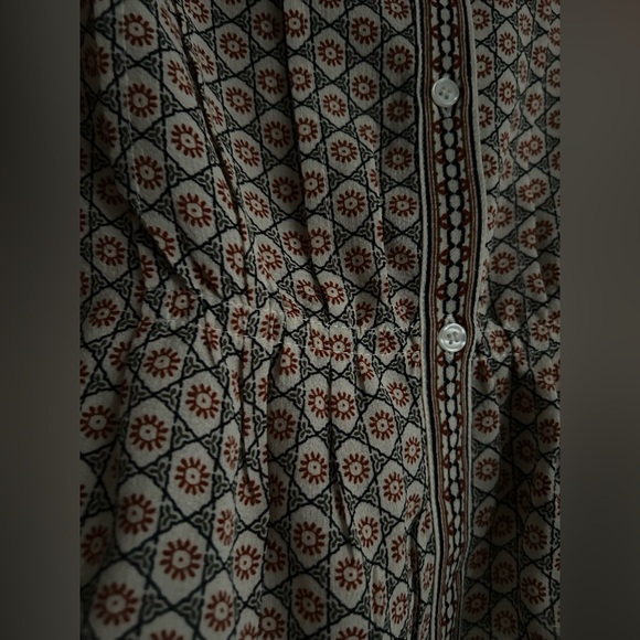 Max Studio Balloon Sleeve Button-Up Peplum Top - Picture 8 of 8